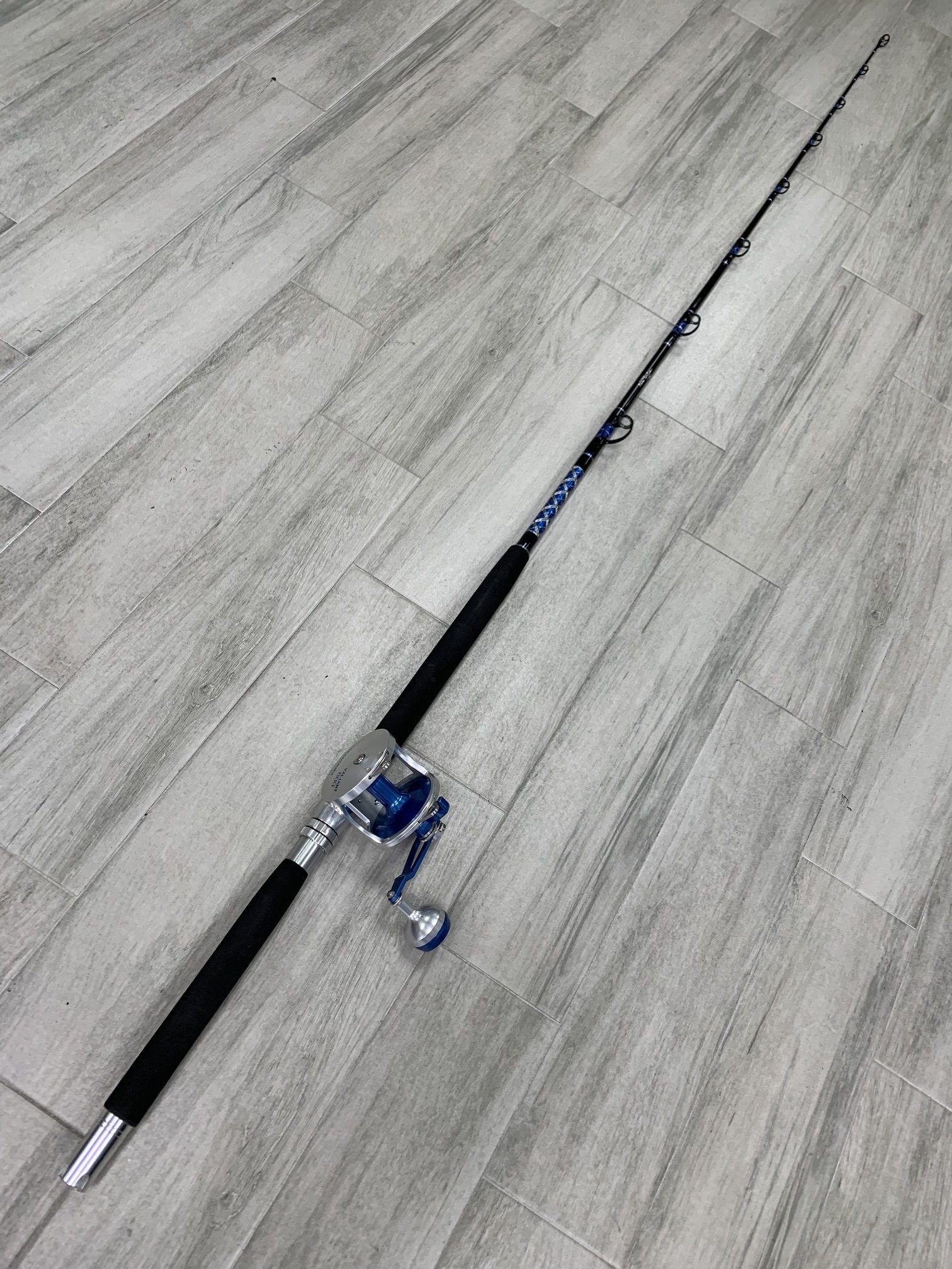 7′ Diamond Series Blue/Silver Tortugas 30-60# Bottom Rod with Accurate  Valiant 800 Blue-Silver – Connley Fishing