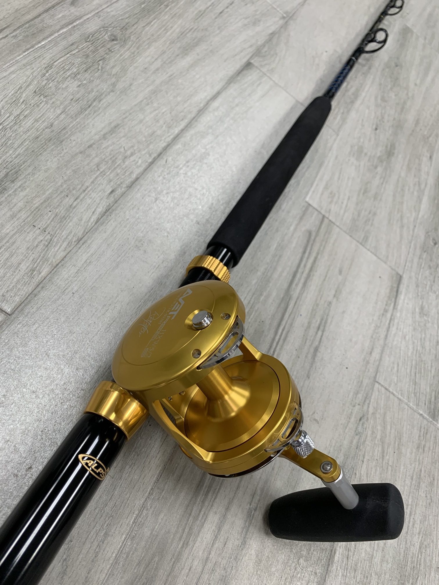 6′ Stand Up 20-40# with Avet HXW 4.2 Gold – Connley Fishing