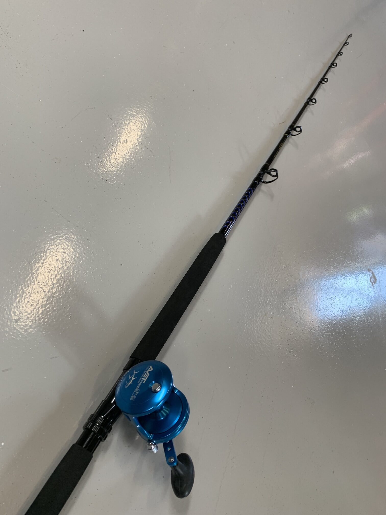 7' Kingfish 20-50 Live Bait and Bottom Fishing Rod with Avet LX G2 Gold Reel
