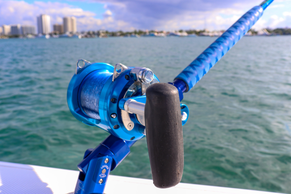 Custom Painted Mahi 6′ Trolling Rod w/ Winthrop Roller Top – Connley Fishing