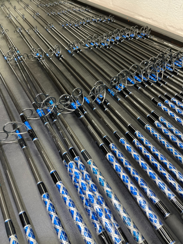 OVERSTOCK (2) Blue/Silver Diamond Series 7' Graphite 15-30# Spinning Rod with (2) Saragossa 8000 Combos - Image 5
