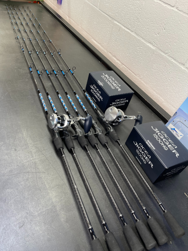 OVERSTOCK 6'6" Blue/Silver Carbon Fiber Slow Pitch Jigging Combos - Image 6
