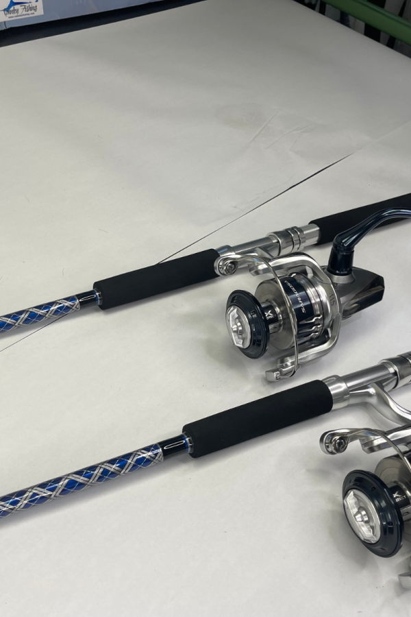 OVERSTOCK (2) Blue/Silver Diamond Series 7' Graphite 15-30# Spinning Rod with (2) Saragossa 8000 Combos - Image 10