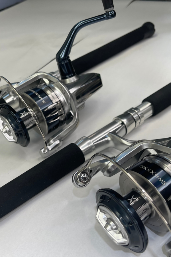 OVERSTOCK (2) Blue/Silver Diamond Series 7' Graphite 15-30# Spinning Rod with (2) Saragossa 8000 Combos - Image 13