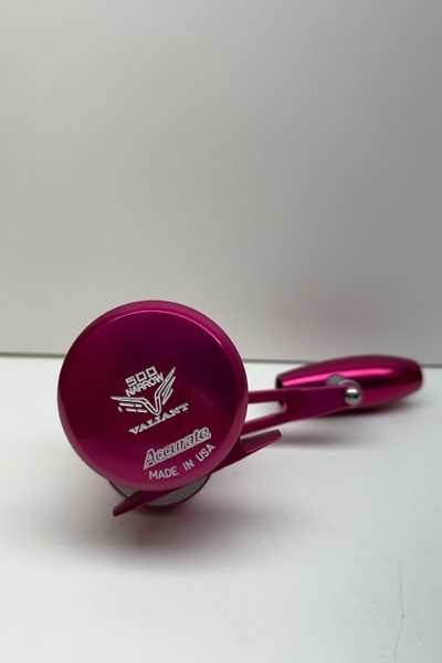 Accurate Valiant 500 Narrow Slow Pitch Jigging Reel - Limited Hot Pink